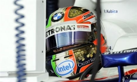 Kubica wyjaśnia tajemnicę nowego kasku