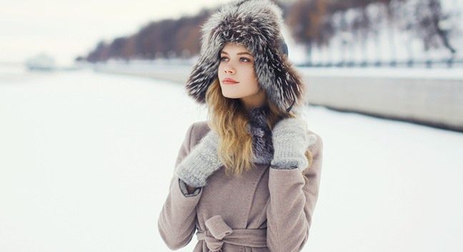 Odpowiednio dobrane zimowe ubrania podkreślą kobiecą sylwetkę i dodadzą uroku stylizacji