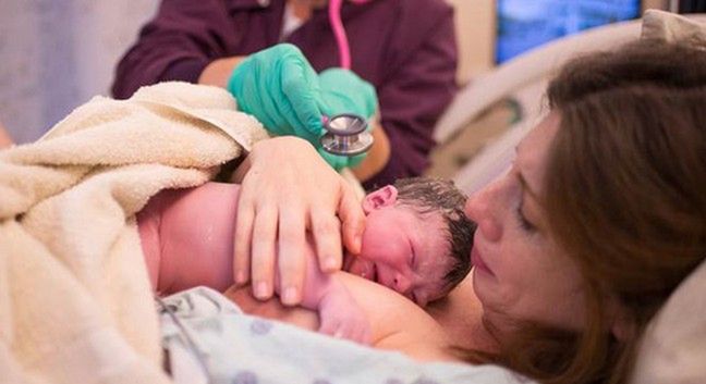 Fotografka zrobiła zdjęcia podczas porodu własnego dziecka
