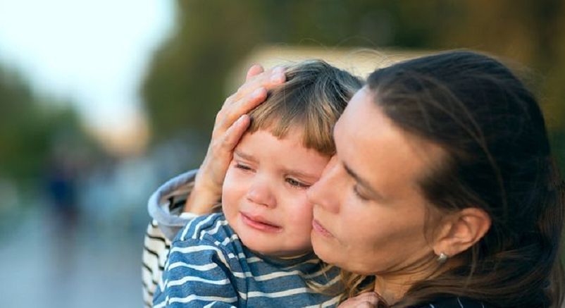 Mamy mają wyrzuty sumienia, że ich dzieci spędzają po 10 h w żłobku