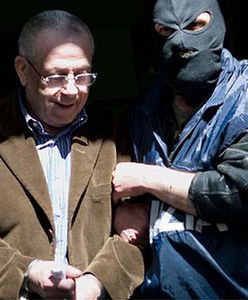 Policja zatrzymuje bossa mafii, ludzie go oklaskują