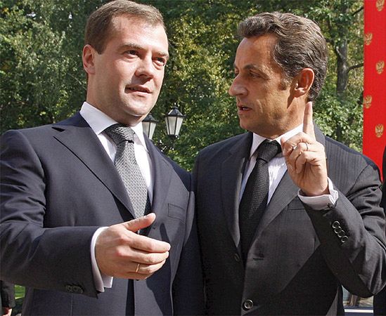 Sarkozy namawia Miedwiediewa, aby wywiązał się z umowy