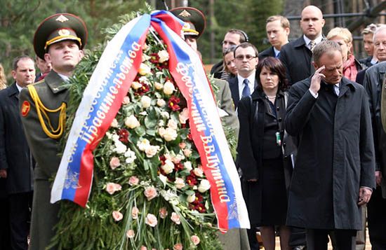 Obchody w Katyniu opóźnione, wszyscy czekali na Putina