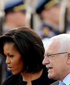 Unia ramię w ramię ze Stanami Zjednoczonymi