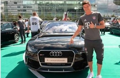 Gwiazdy rozdają samochody. Najpierw Lewandowski, teraz Żyła. Uwaga na oszustwa