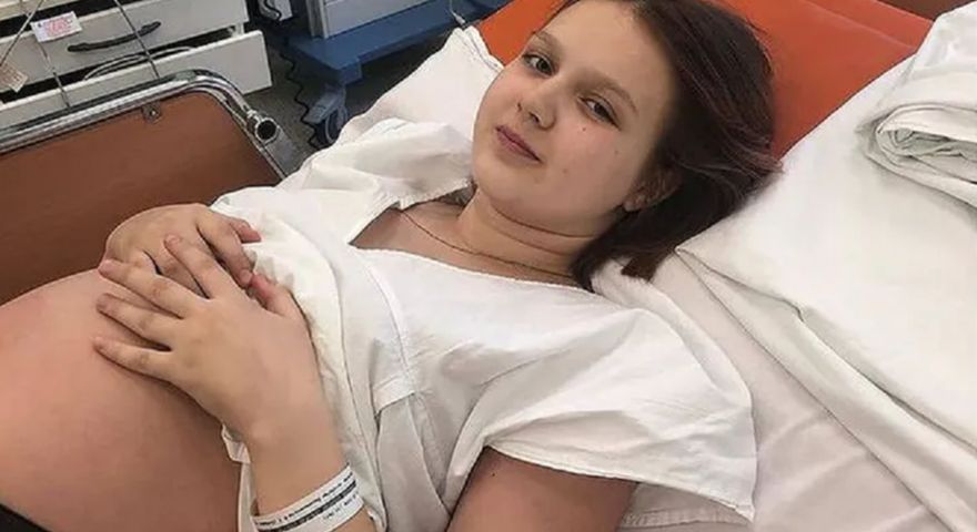 Rok po urodzeniu córki wyjawiła, że znów jest w ciąży
