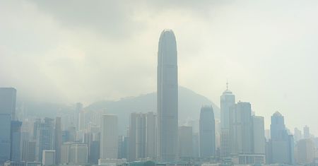 Chiny - smog  zakrywa Hongkong