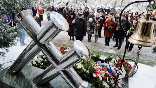 Odsłonięcie pomnika upamiętniającego ofiary katastrofy promu "Jan Heweliusz"