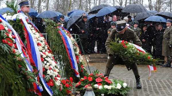 Obchody pierwszej rocznicy katastrofy w Smoleńsku w 2011 r.