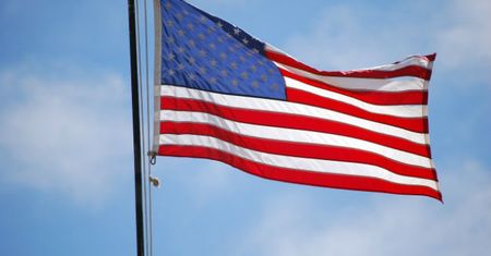 Trump chce odbierać obywatelstwo za spalenie flagi USA