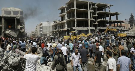 Zamach na północy Syrii, przy tureckiej granicy - zginęły 44 osoby