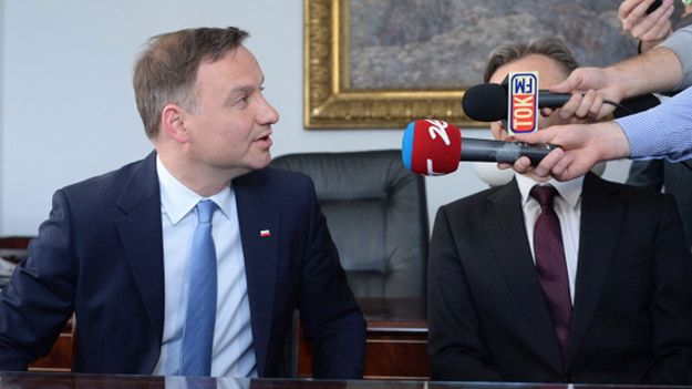 Andrzej Duda podczas spotkania w senacie z pokrzywdzonymi przez banki