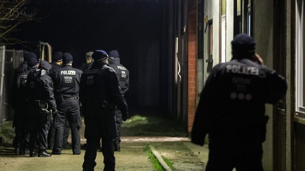 Akcja policji przeciwko nielegalnym imigrantom w Recklinghausen