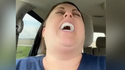 Zamówiła licówki przez internet. Teraz gorzko tego żałuje