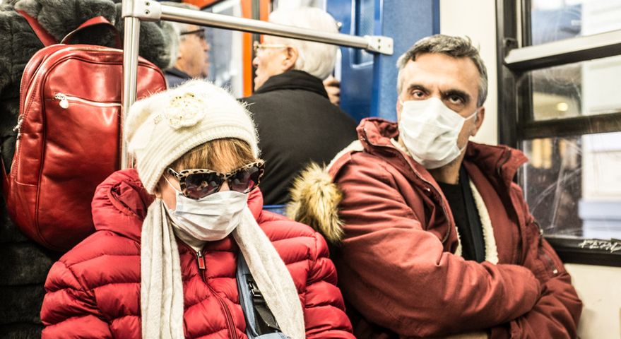 Polacy obawiają się, że z Włoch koronawirus szybko dotrze do Polski
