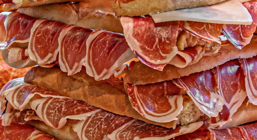 Spożycie 50 g dziennie przetworzonego mięsa zwiększało ryzyko choroby niedokrwiennej serca o 18 proc