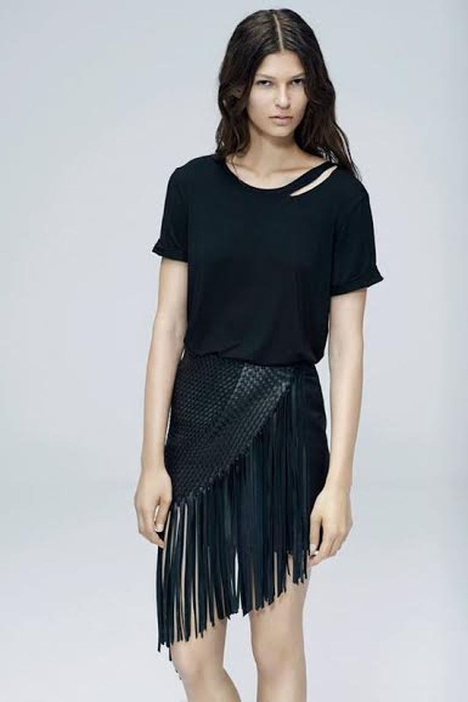 Modelka w płaszczu Magdy Butrym Fot. Adam Pluciński, lookbook Magda Butrym