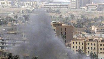 Ostrzeliwane centrum Bagdadu (Fot. PAP/EPA)