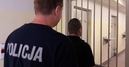 Pijany kierowca spowodował dwie kolizje. Wiózł półtoraroczne dziecko