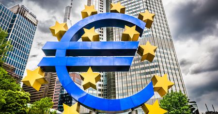 Polska w strefie euro. "Ludzie nie wierzą danym, a swoim lękom"