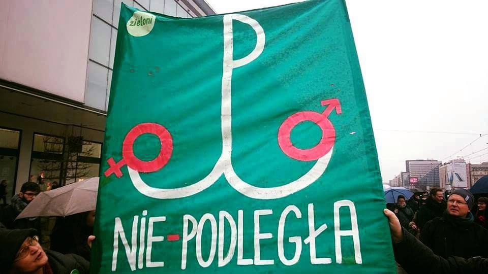 Członkowie "Zielonych" znieważyli symbol Polski Walczącej? Będzie rozprawa i pikieta