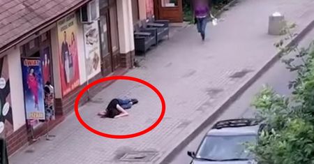 Zemdlała na ulicy. Reakcja ludzi wprawiła w osłupienie