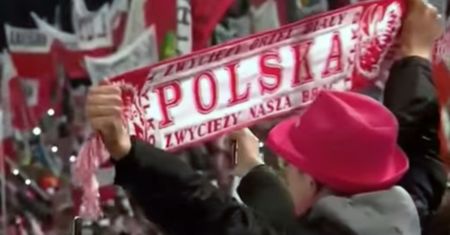 Fałszujesz śpiewając hymn? Łamiesz prawo