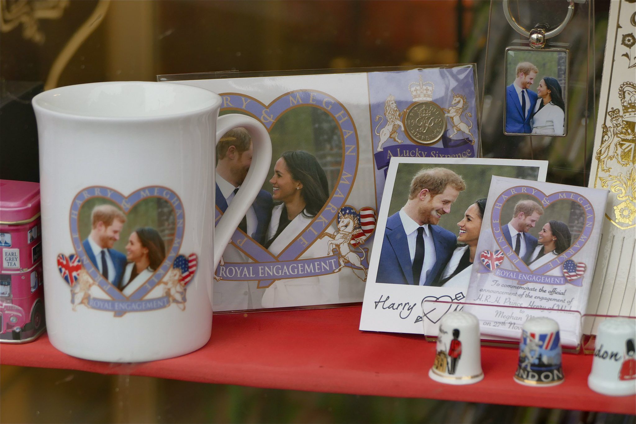 gadżety zaręczynowe-Meghan Markle i księcia Harry'ego