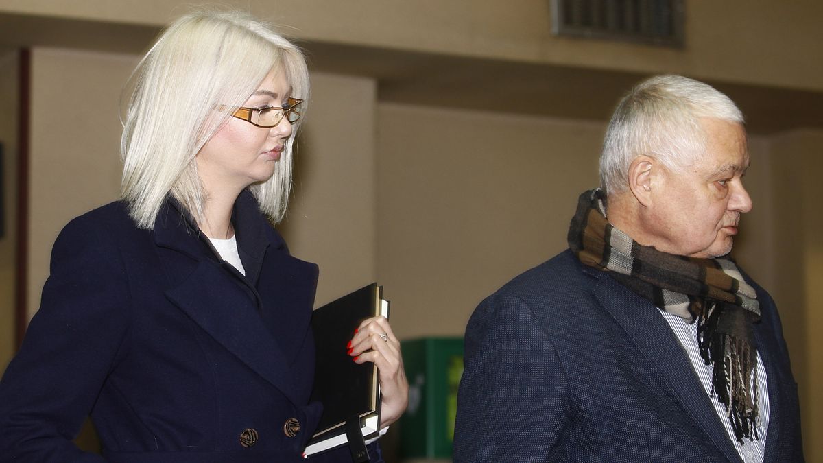 03.01.2019. Adam Glapiński i Martyna Wojciechowska pod budynkiem Prokuratury Okręgowej w Katowicach.