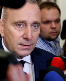 Schetyna robi porządki w PO. Oni mogą być następni