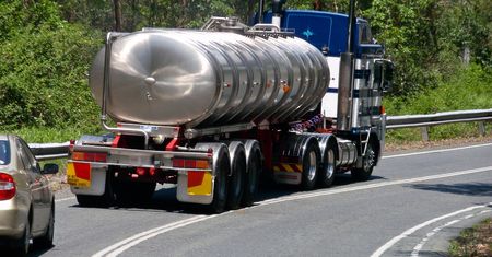 Wypadek na A4 – przewróciła się cysterna. Utrudnienia na autostradzie w kierunku Wrocławia