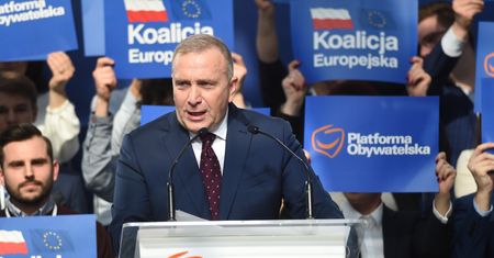 500+ dla najmniej zarabiających. PO chce niższych podatków i składek oraz wyższych dodatków do pensji