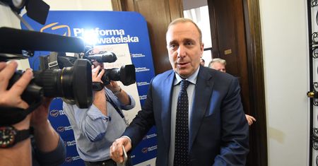Schetyna ma plan. Chce zagrać tak, jak Kaczyński
