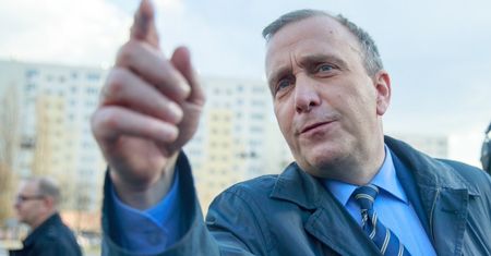 "Skończy jak Szydło". Schetyna ostrzega Morawieckiego