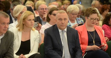 "Przestrzegałem, że tak się stanie". Prawica krytycznie o przemówieniu Grzegorza Schetyny