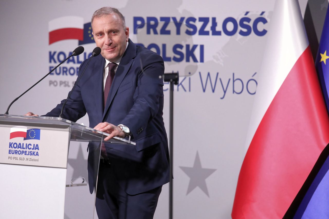 Grzegorz Schetyna ujawnił plan na wygranie wyborów. Chce "odzyskać" 100 mld zł