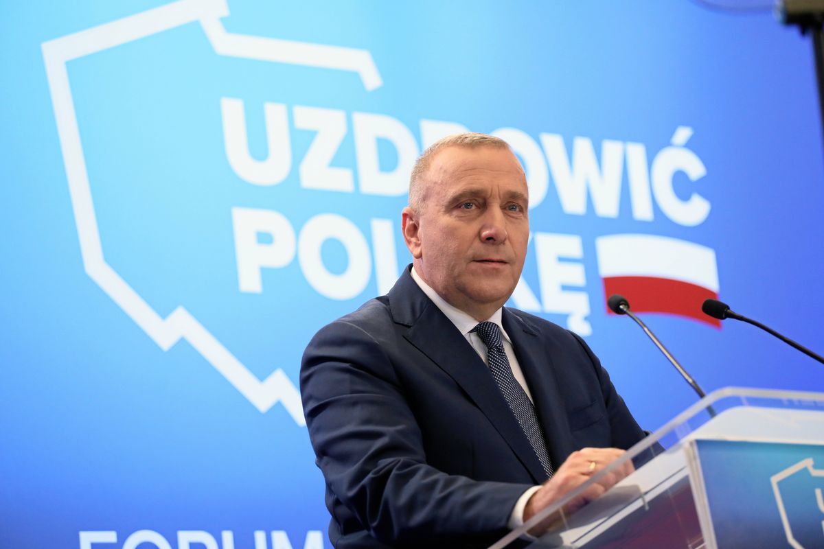 Makowski: "Schetyna chce uzdrowić Polskę? Proponuje przeterminowane leki" [OPINIA]