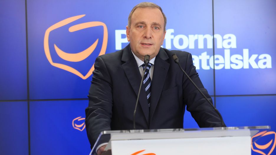 Grzegorz Schetyna chce, by nagrody ministrowie zwrócili do budżetu