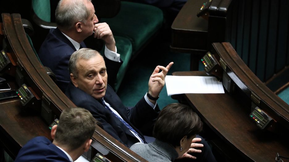 "Powtarzam to, o czym się mówi na korytarzach sejmowych" - powiedział Grzegorz Schetyna