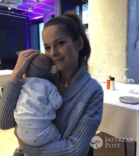 Paulina Sykut z córką Różą pierwszy raz w restauracji