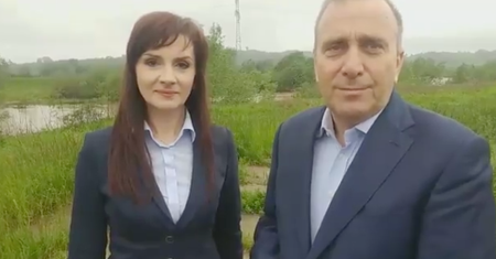 Wybory do europarlamentu 2019. Schetyna zachwala swoją kandydatkę, w tle zalane tereny
