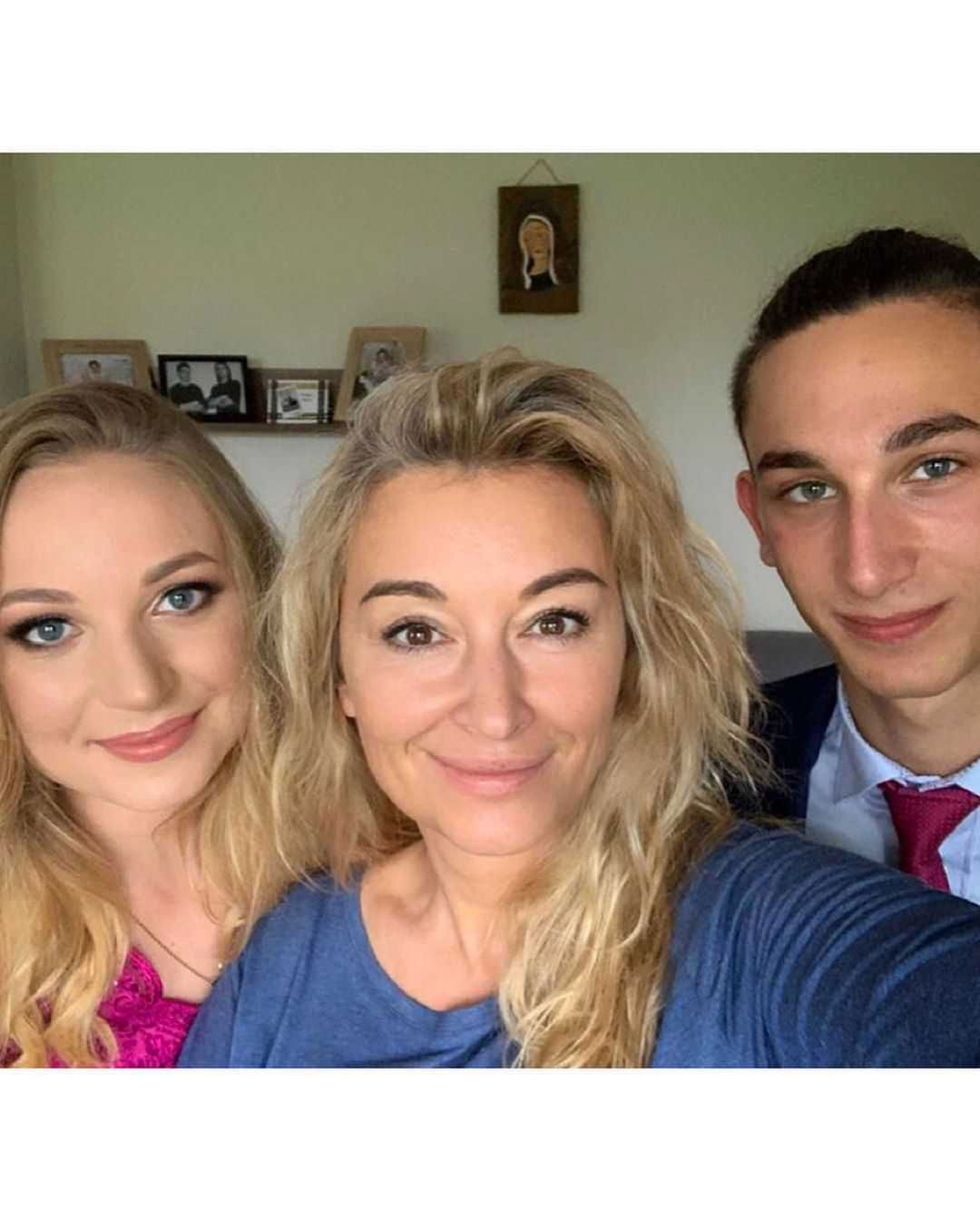 Martyna Wojciechowska z przybranymi dziećmi Julką i Kubą