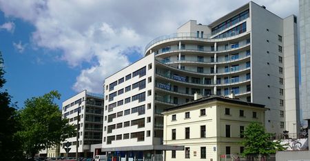 Pacific Residence stało puste. Po sześciu latach sprzedano 175 mieszkań naraz