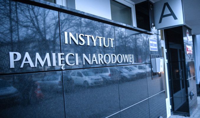 IPN nagradzał wolontariuszy ziemią z Powązek