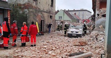 Ludzie pod gruzami. W Świebodzicach zawaliła się kamienica