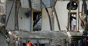 W Mediolanie pod gruzami budynku zginęły cztery osoby