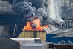 Gdynia. Ogromny pożar w porcie. Palą się magazyny zbożowe