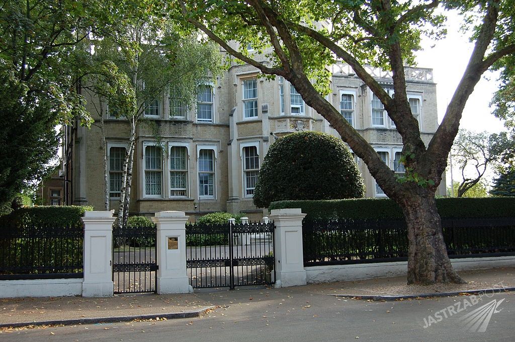 Kensington Palace Gardens w Londynie