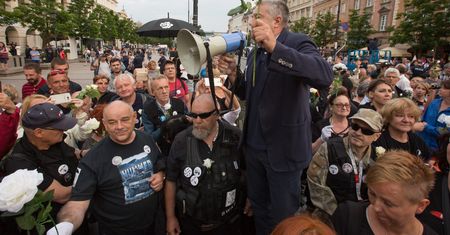 "Czasami człowiek upada". Witek zażenowana zachowaniem Frasyniuka