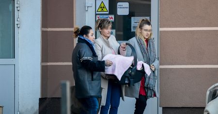Daniel M. odebrał żonę ze szpitala. Przyjechał drogim autem